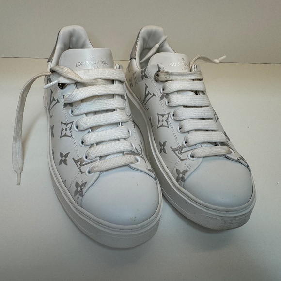 Authentic Louis Vuitton trainer time out leather sneakers 37.5 - Picture 2 of 7